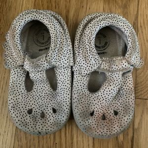 Freshly Picked mini sole MJ polka dot Moccs sz 7